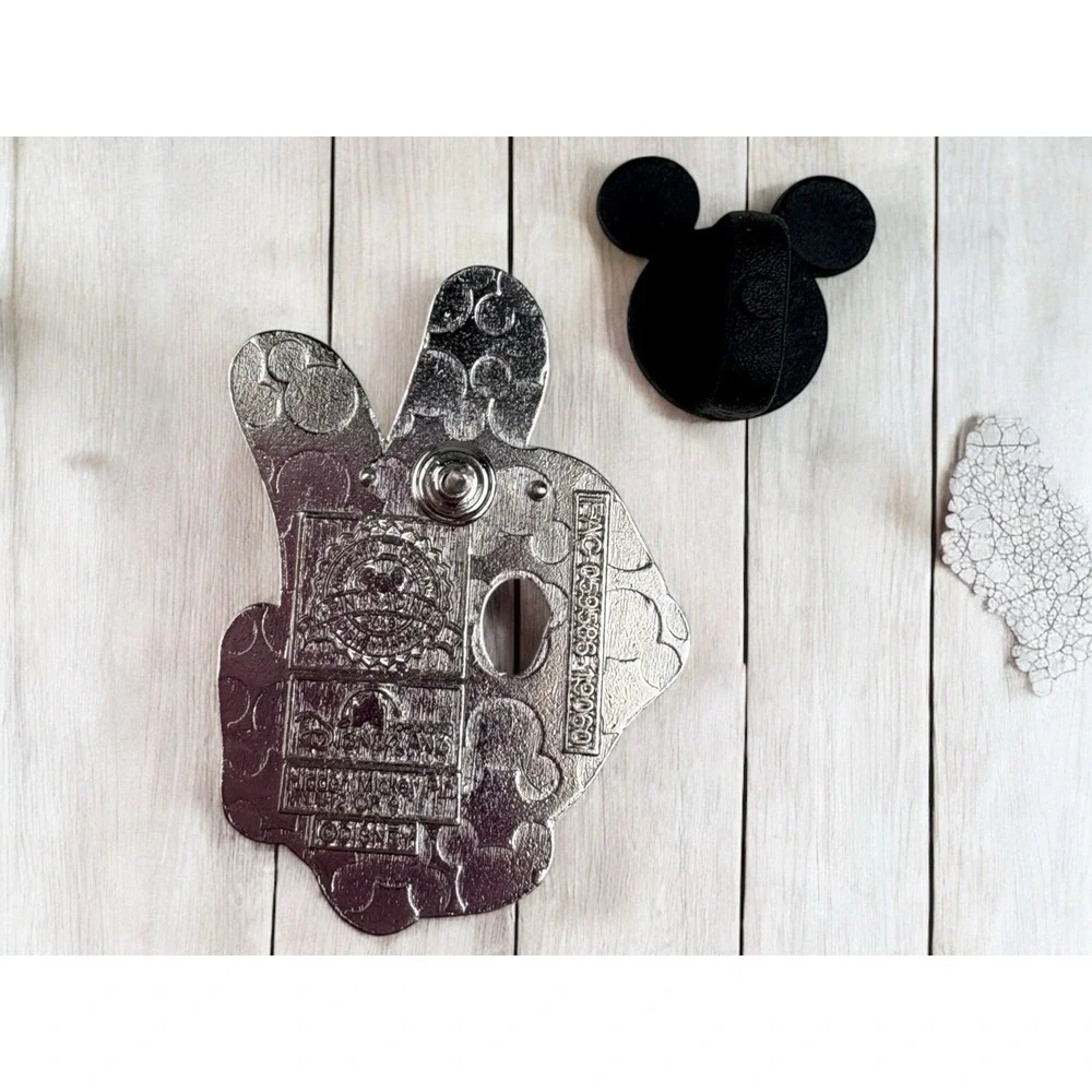 Disney Pin Minnie Mouse OK Sign Right gloved hand Red Bow Polka Dots